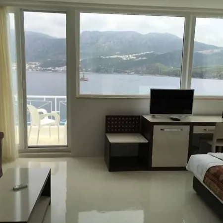 La Moda Beach Hotel *