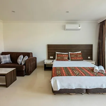 La Moda Otel *