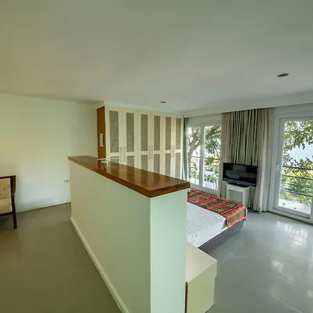 La Moda Beach Hotel