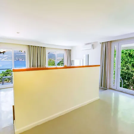 La Moda Hotel *
